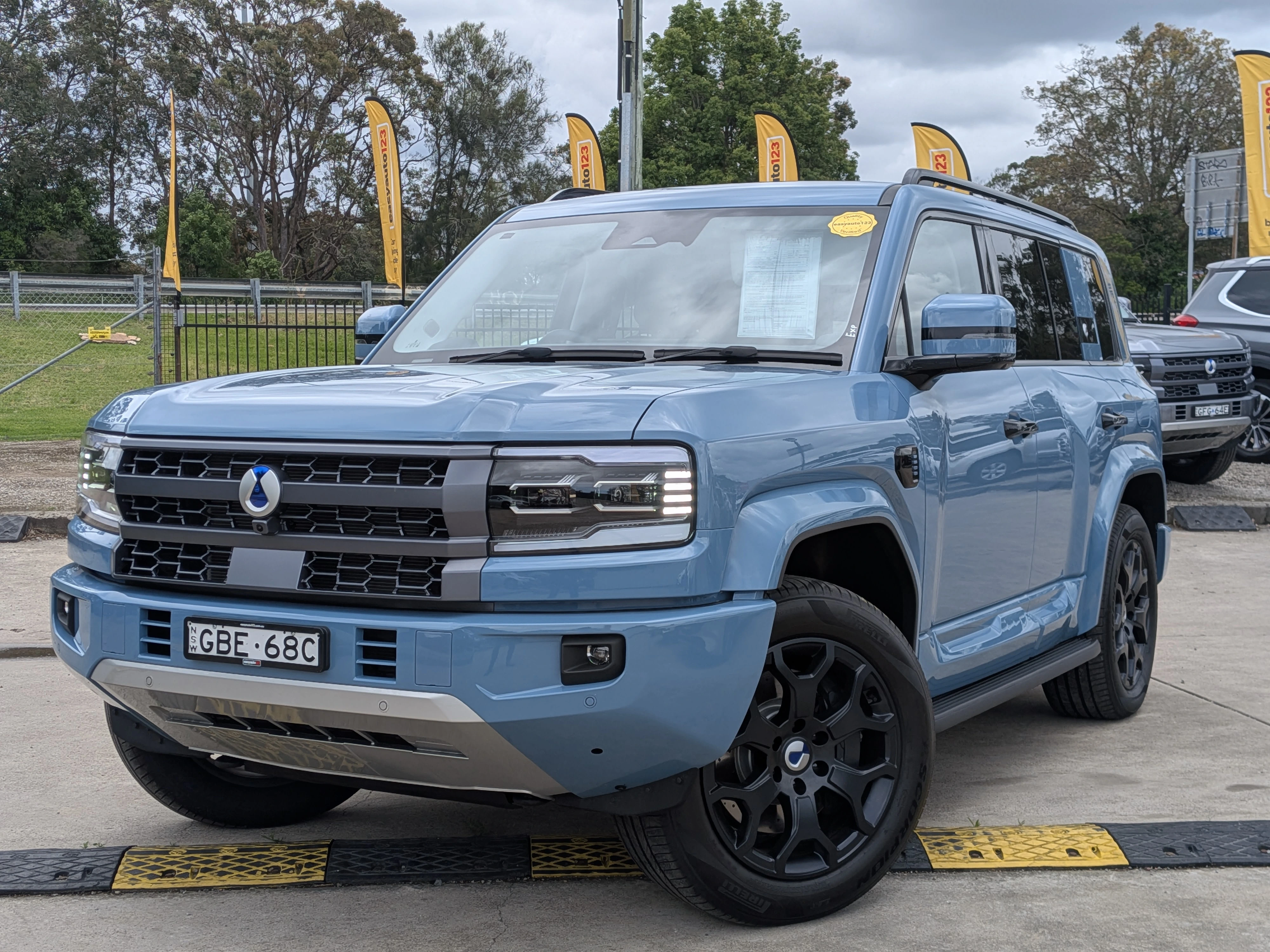 SUV