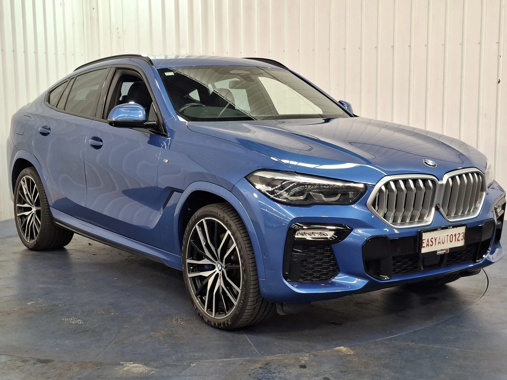 SUV