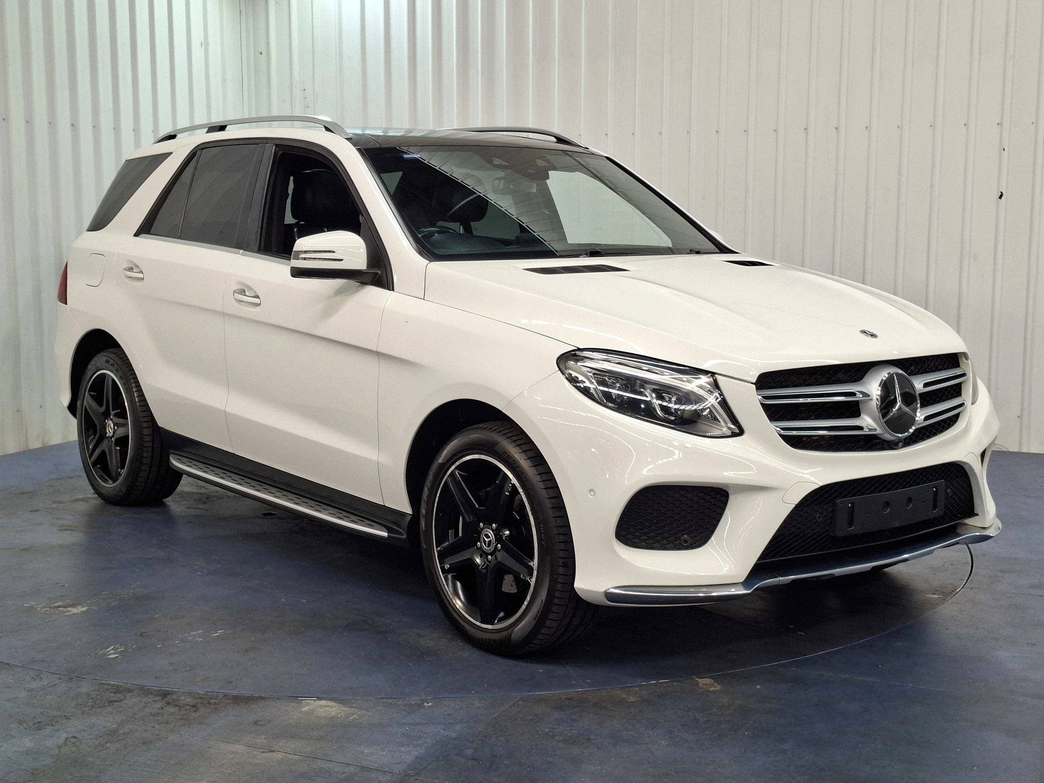 SUV