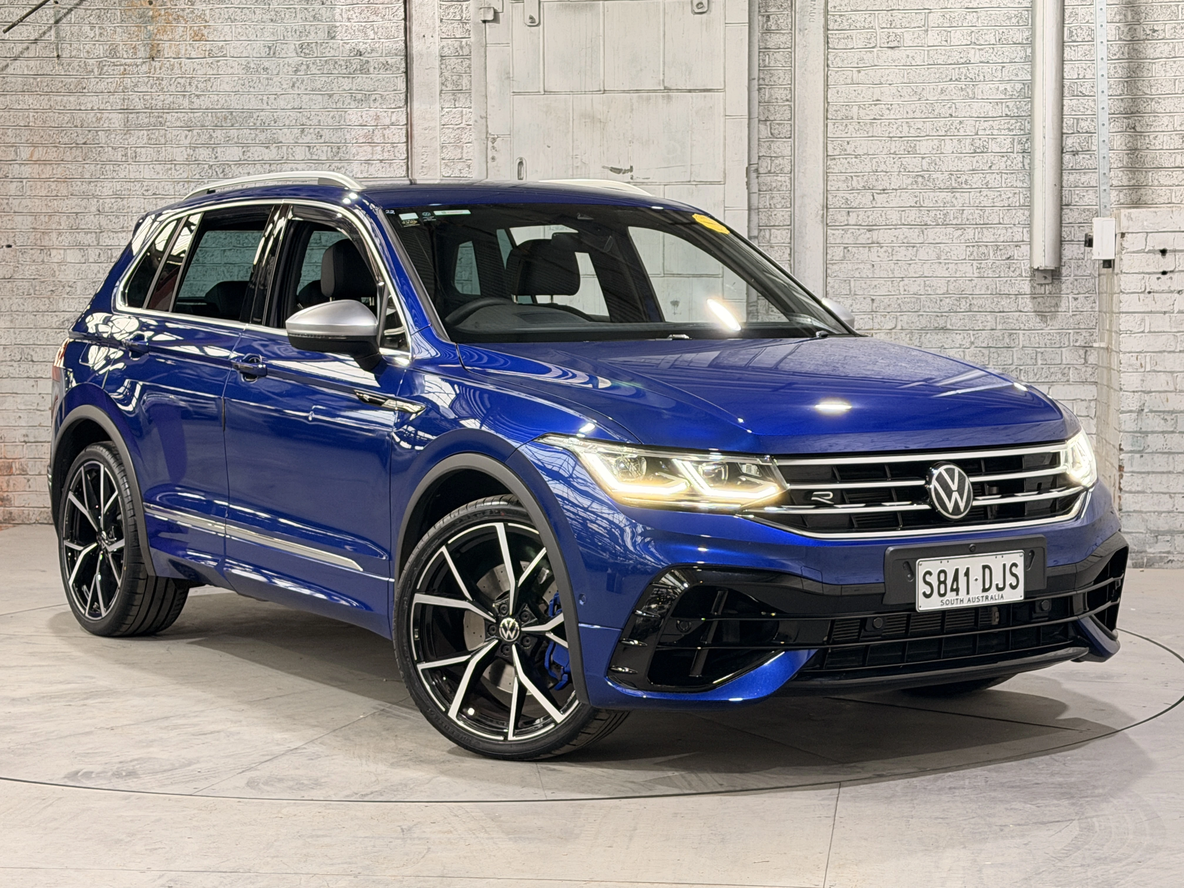 SUV
