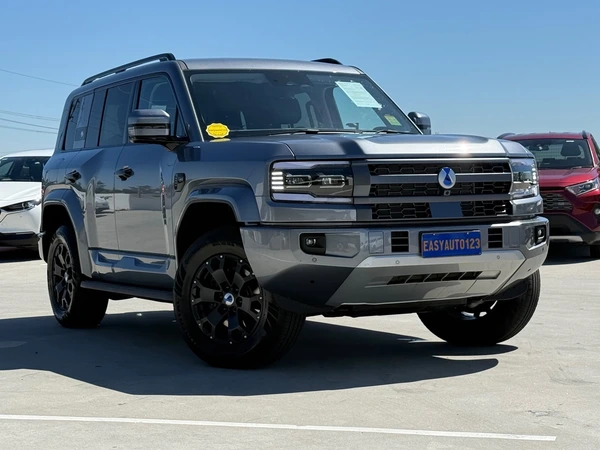 2025 Denza B5 Hybrid AWD