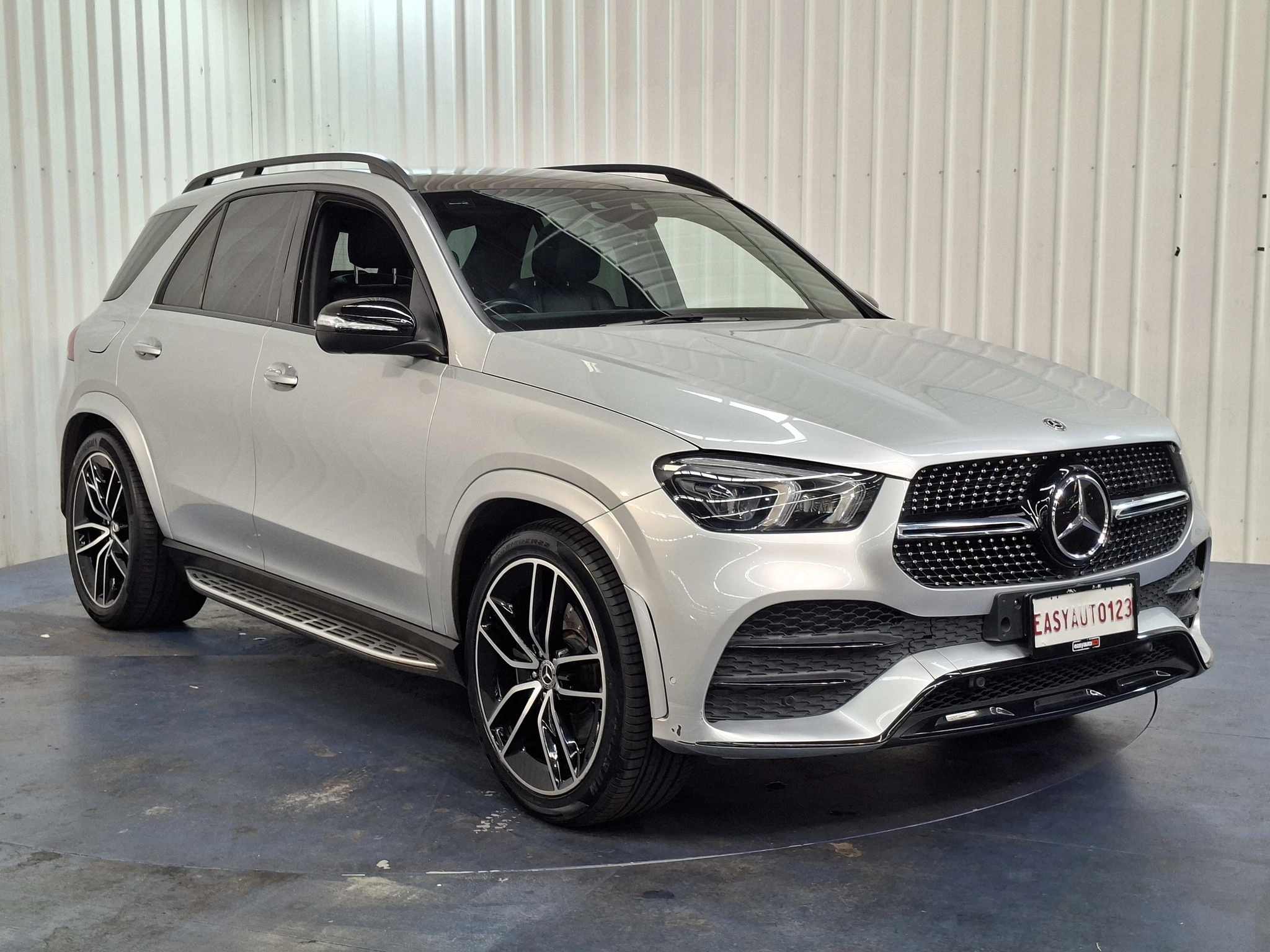 SUV