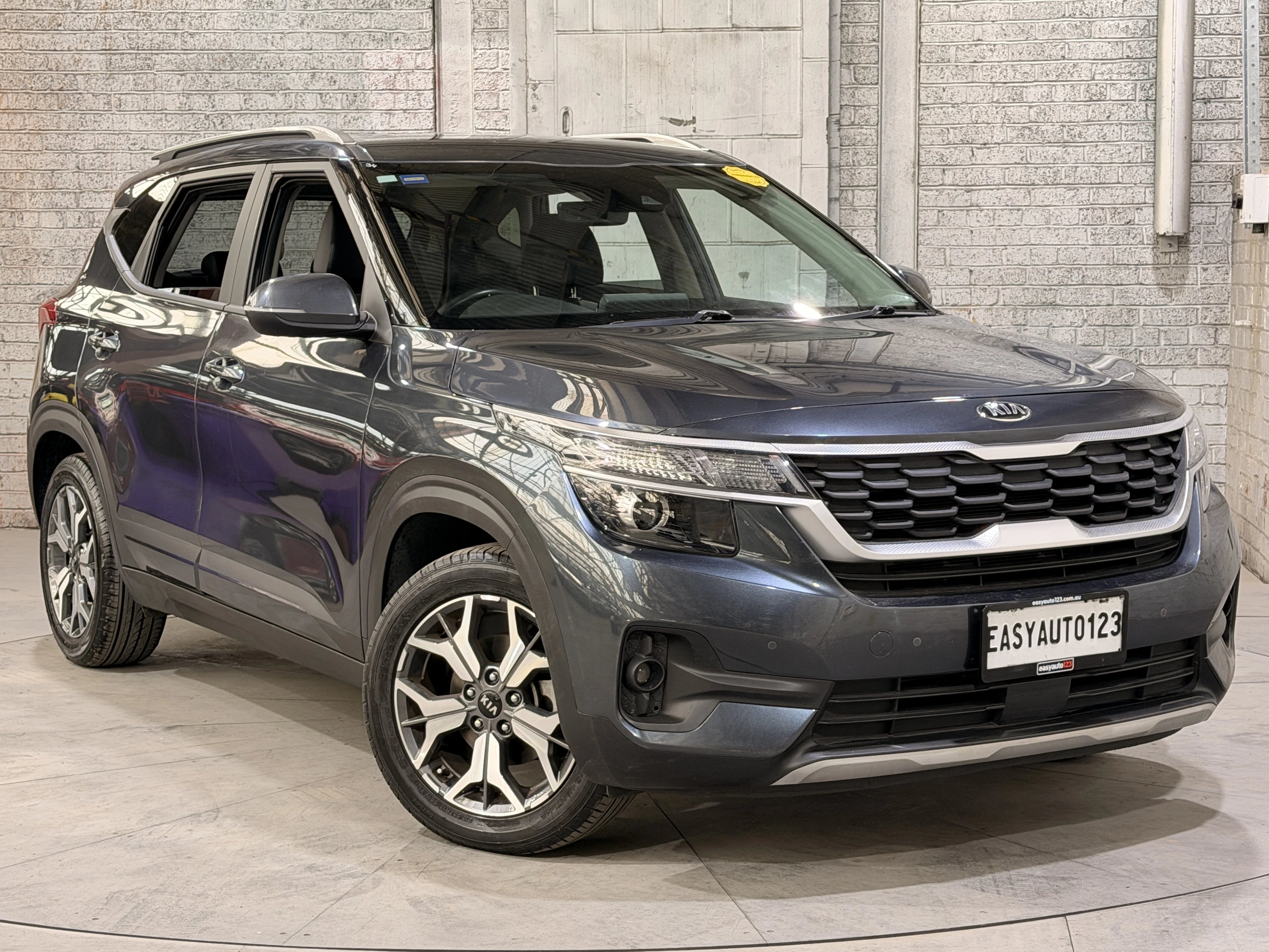 SUV