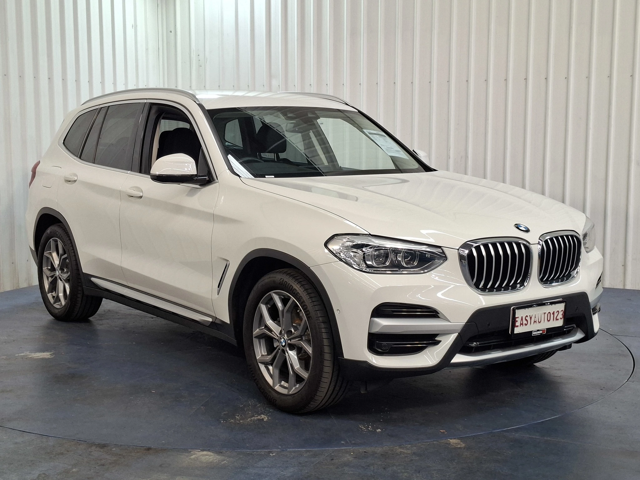 SUV