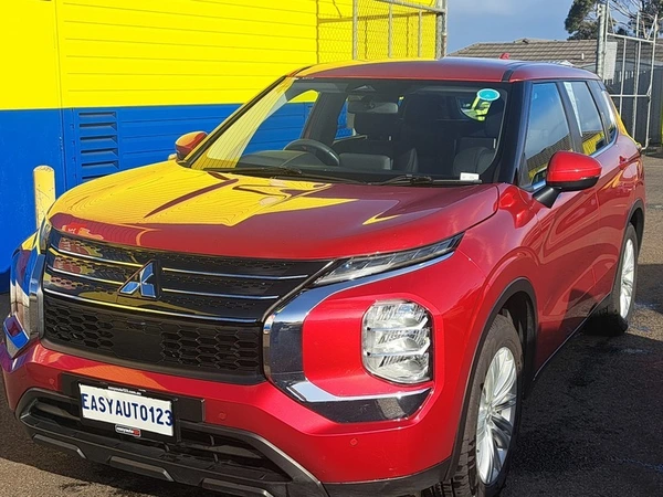2023 Mitsubishi Outlander ES AWD Automatic