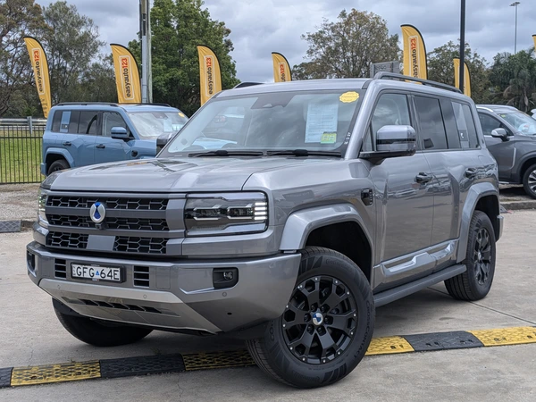 2025 Denza B5 Hybrid 4WD Automatic