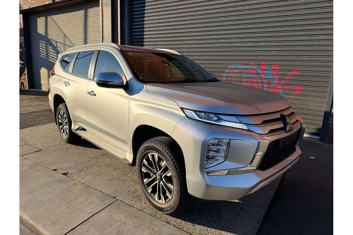 SUV
