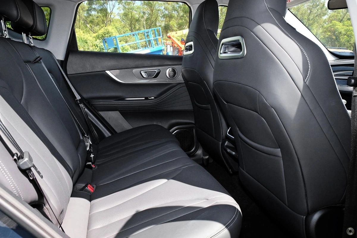 SUV