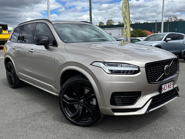 2023 Volvo XC90 Ultimate T8 Plug-In Hybrid AWD