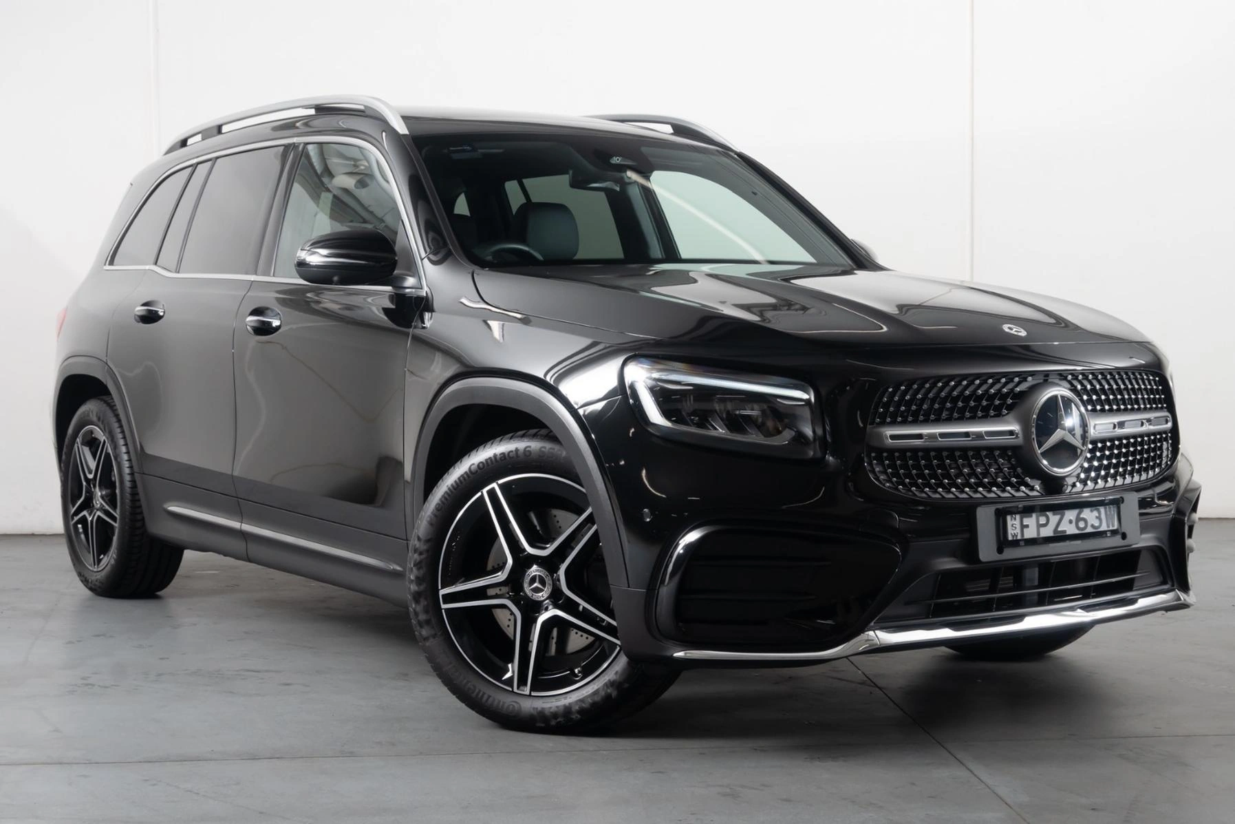 SUV