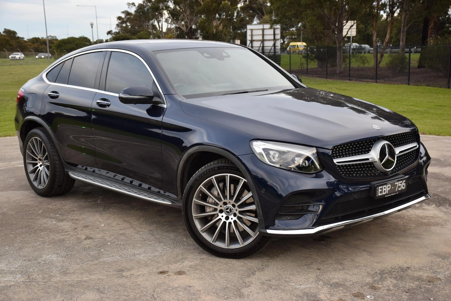 SUV