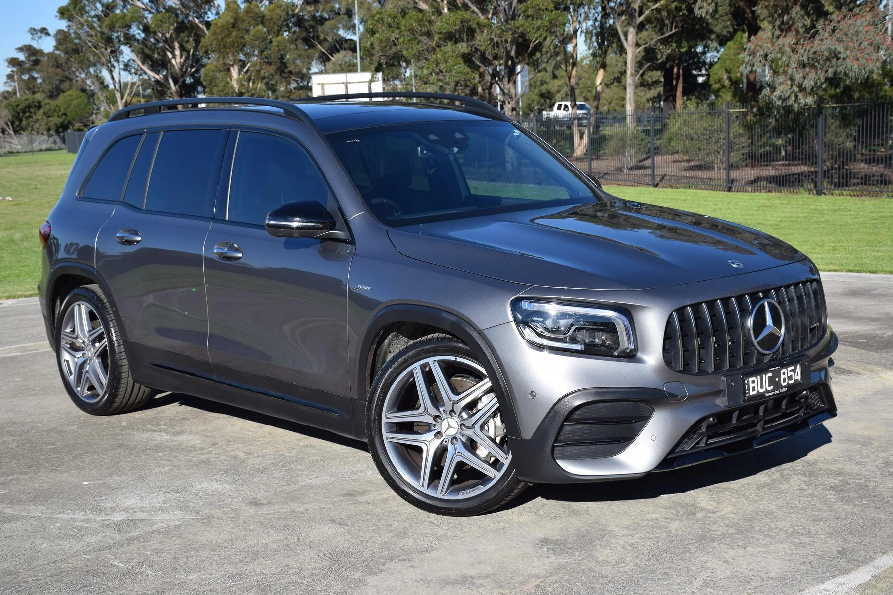 SUV