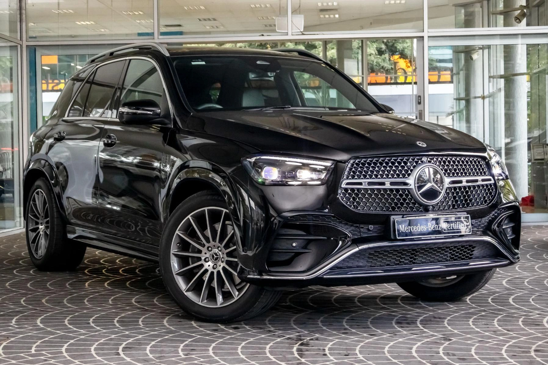 SUV