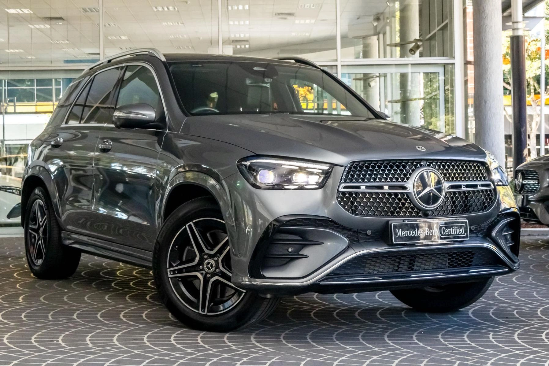 SUV