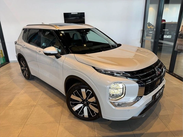 2025 Mitsubishi Outlander Exceed ZM AWD Automatic