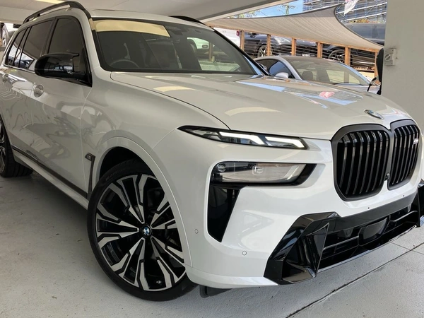 2023 BMW X7 M60i AWD Automatic