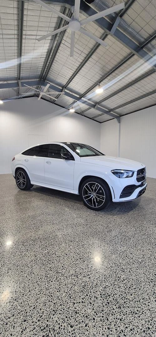 SUV