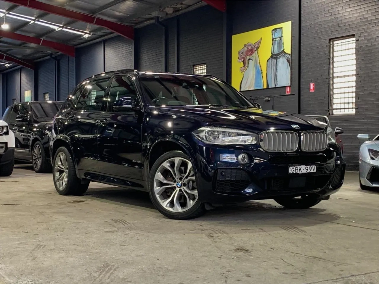 SUV