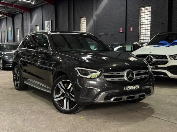 2020 Mercedes-Benz GLC300 e 4WD Plug-in Hybrid Panoramic Sunroof