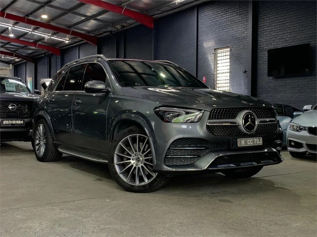 SUV