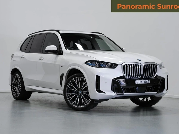 2023 BMW X5 M Sport AWD Panoramic Sunroof Heated Seats