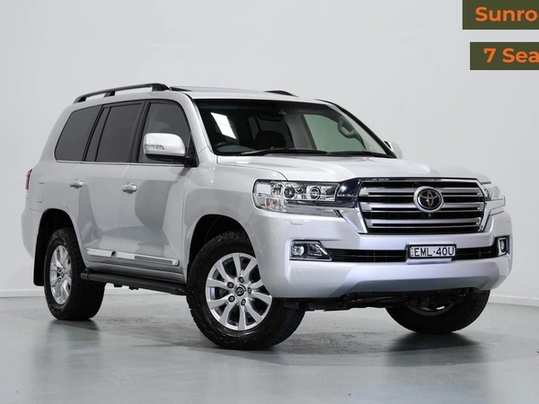 2020 Toyota Landcruiser Sahara 4WD Automatic Sunroof 7 Seats